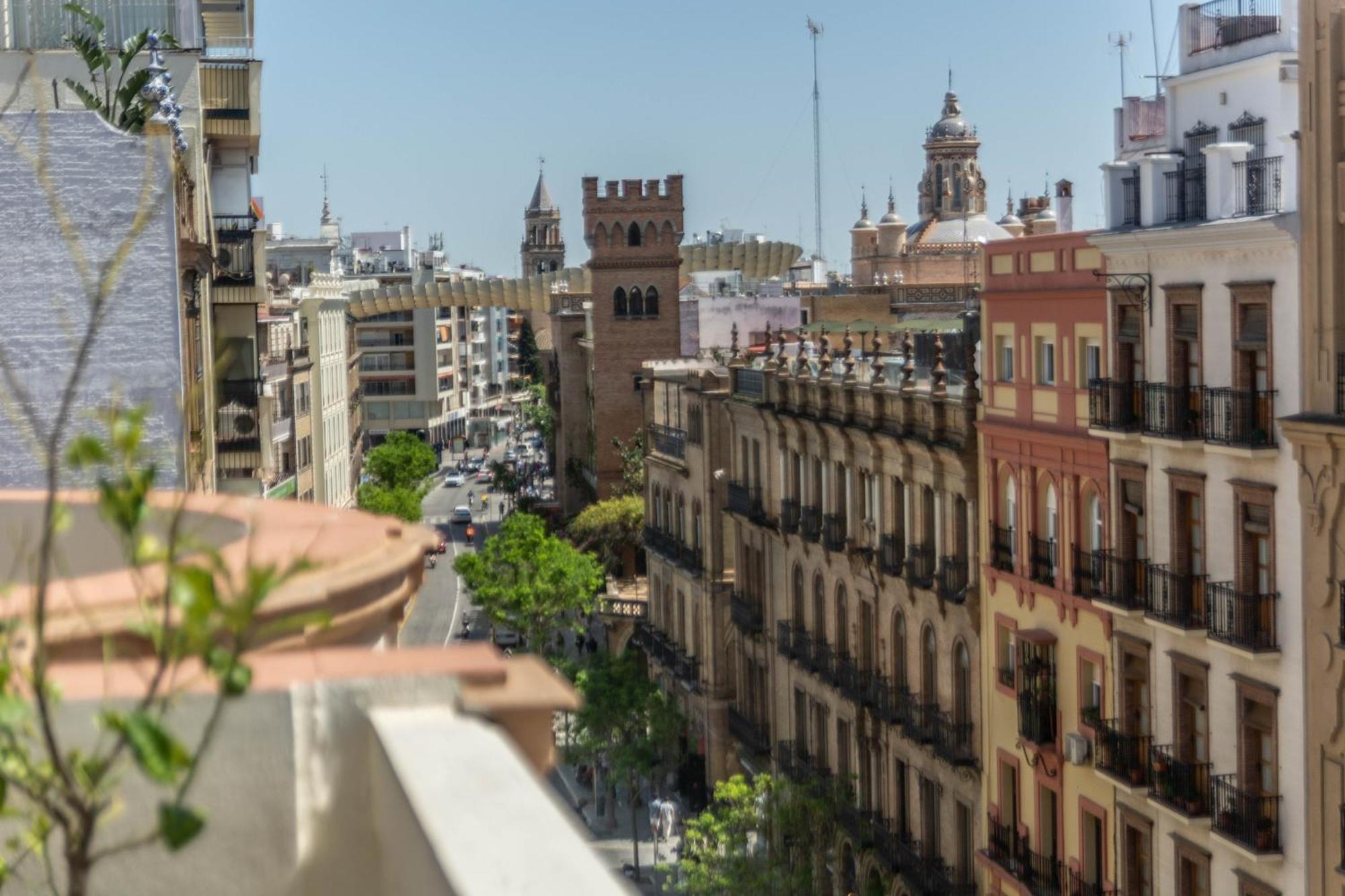 Betis Suites-La Campana Sevilla Eksteriør billede