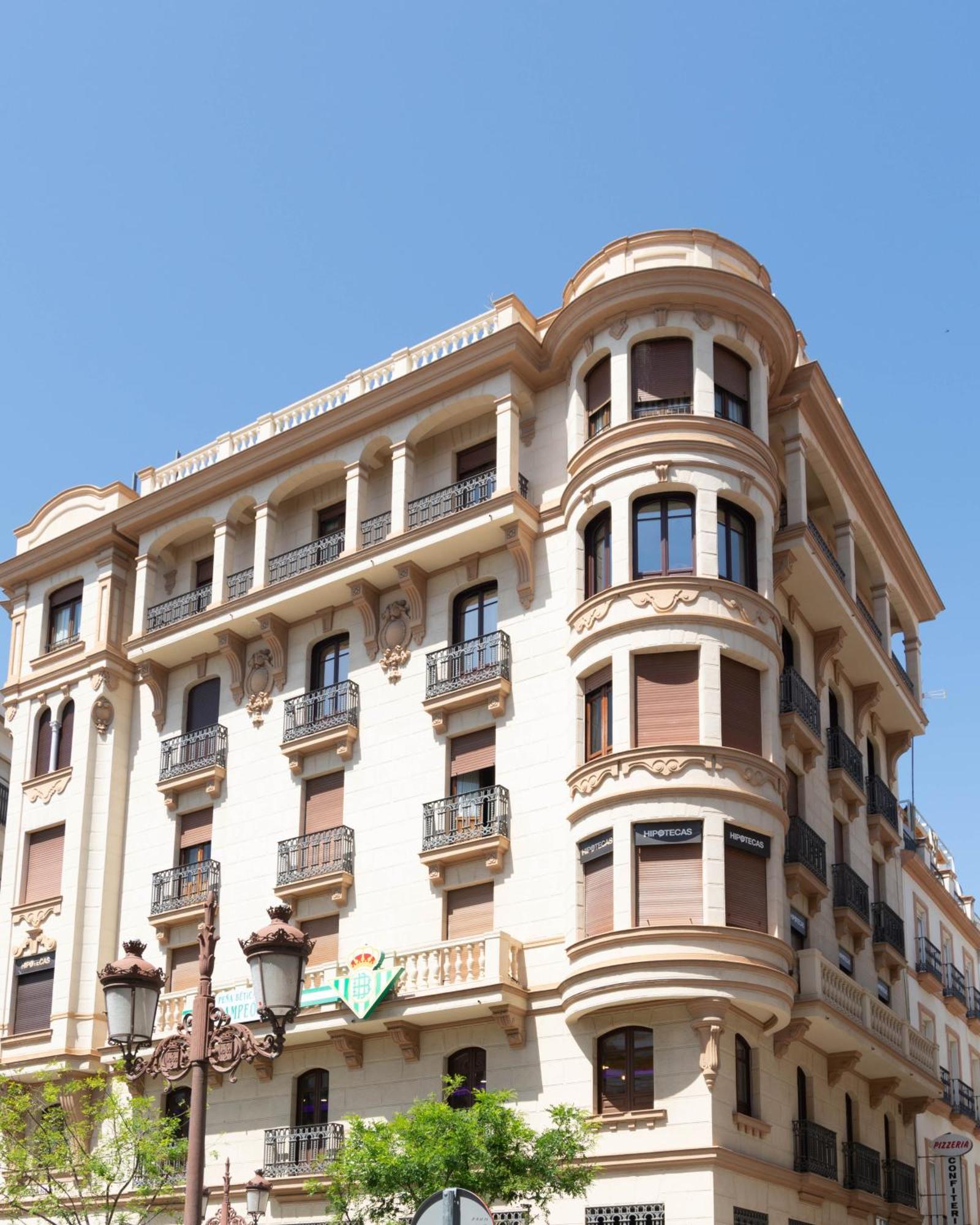 Betis Suites-La Campana Sevilla Eksteriør billede